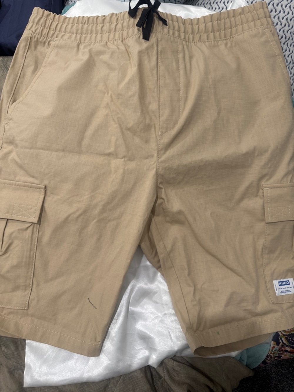 HUGO Beige Elastic-Waist Cargo Shorts